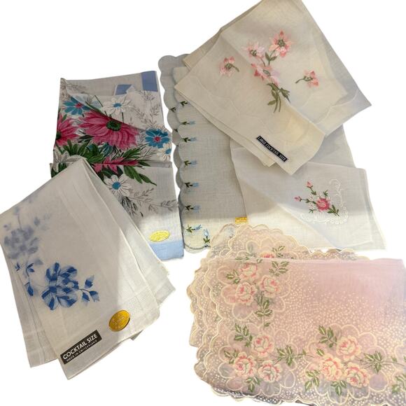 Lot of 6 Vintage Dainty Handkerchiefs - Picture 1 of 8
